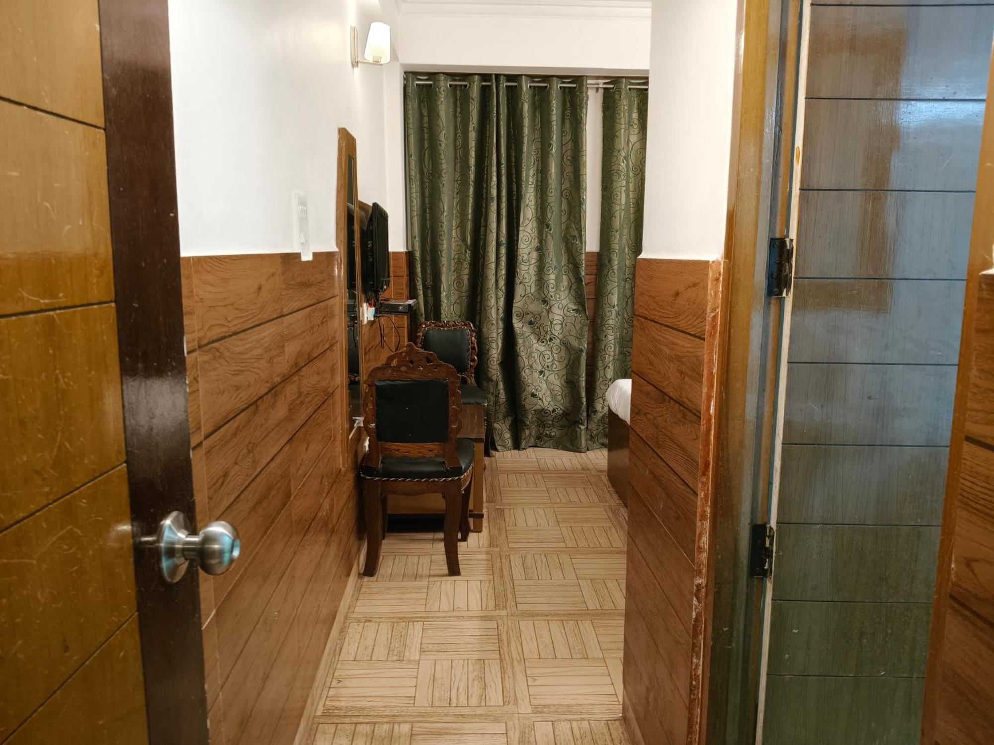 Hotel Kailash Residency Ντεχραντούν Εξωτερικό φωτογραφία