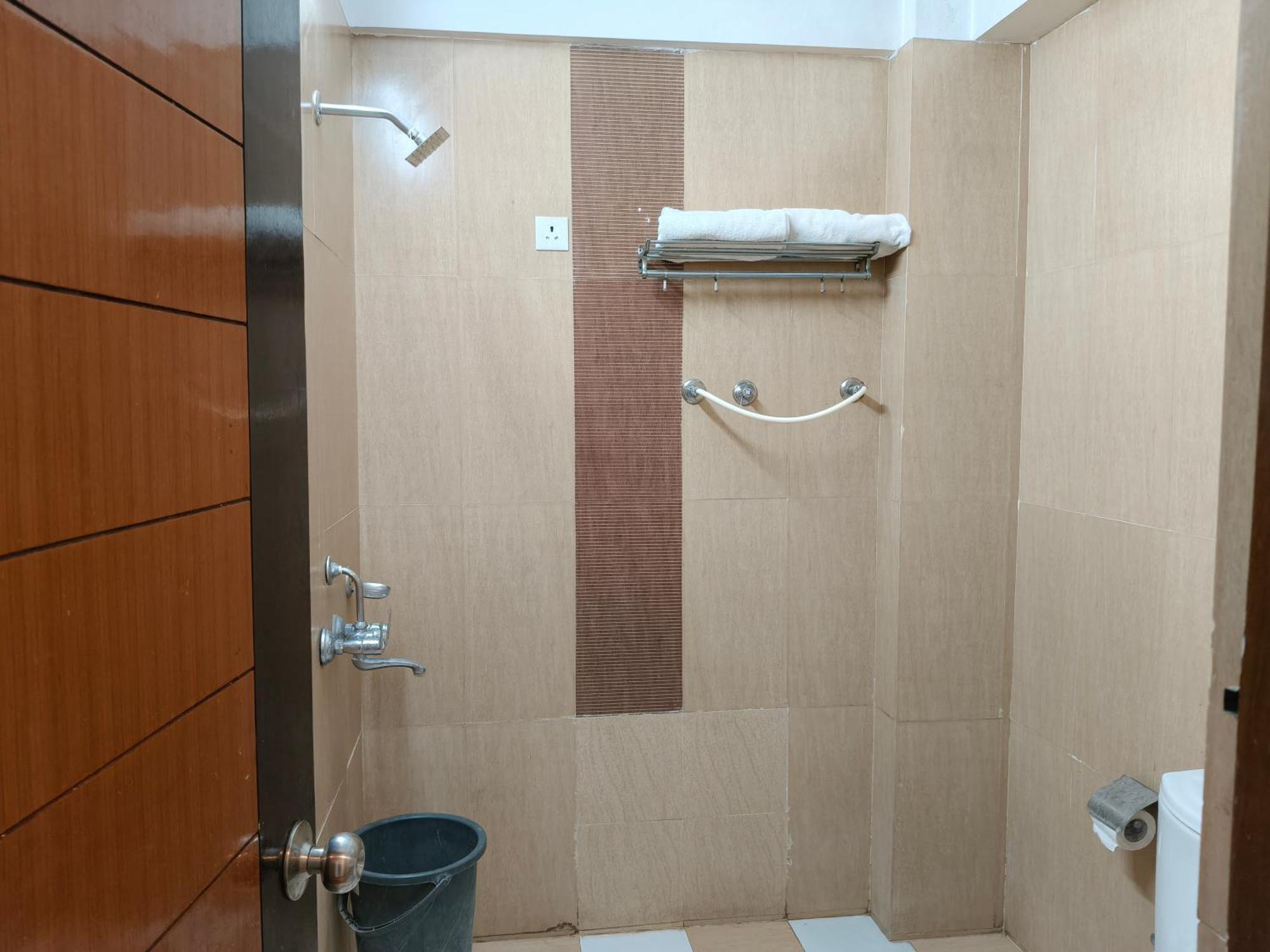 Hotel Kailash Residency Ντεχραντούν Εξωτερικό φωτογραφία